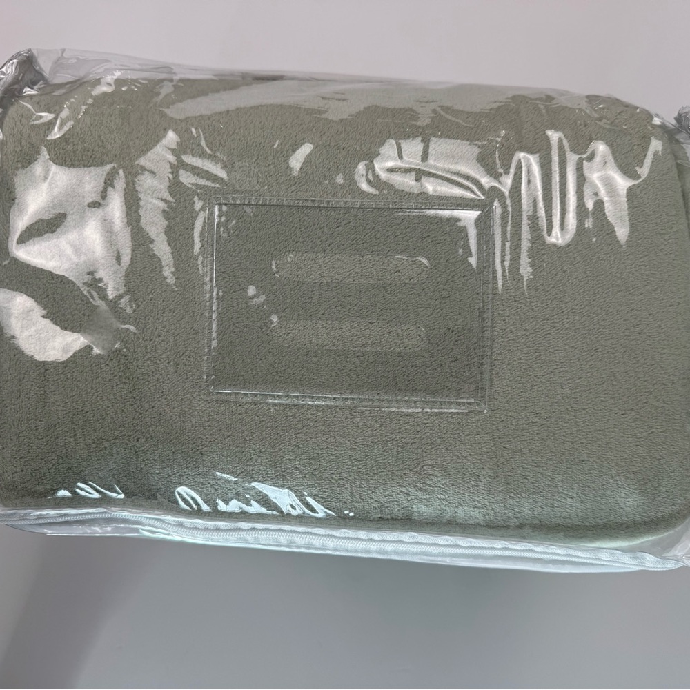 NWT -True North Fleece Sheet Set, Sage Color - Picture 5 of 11